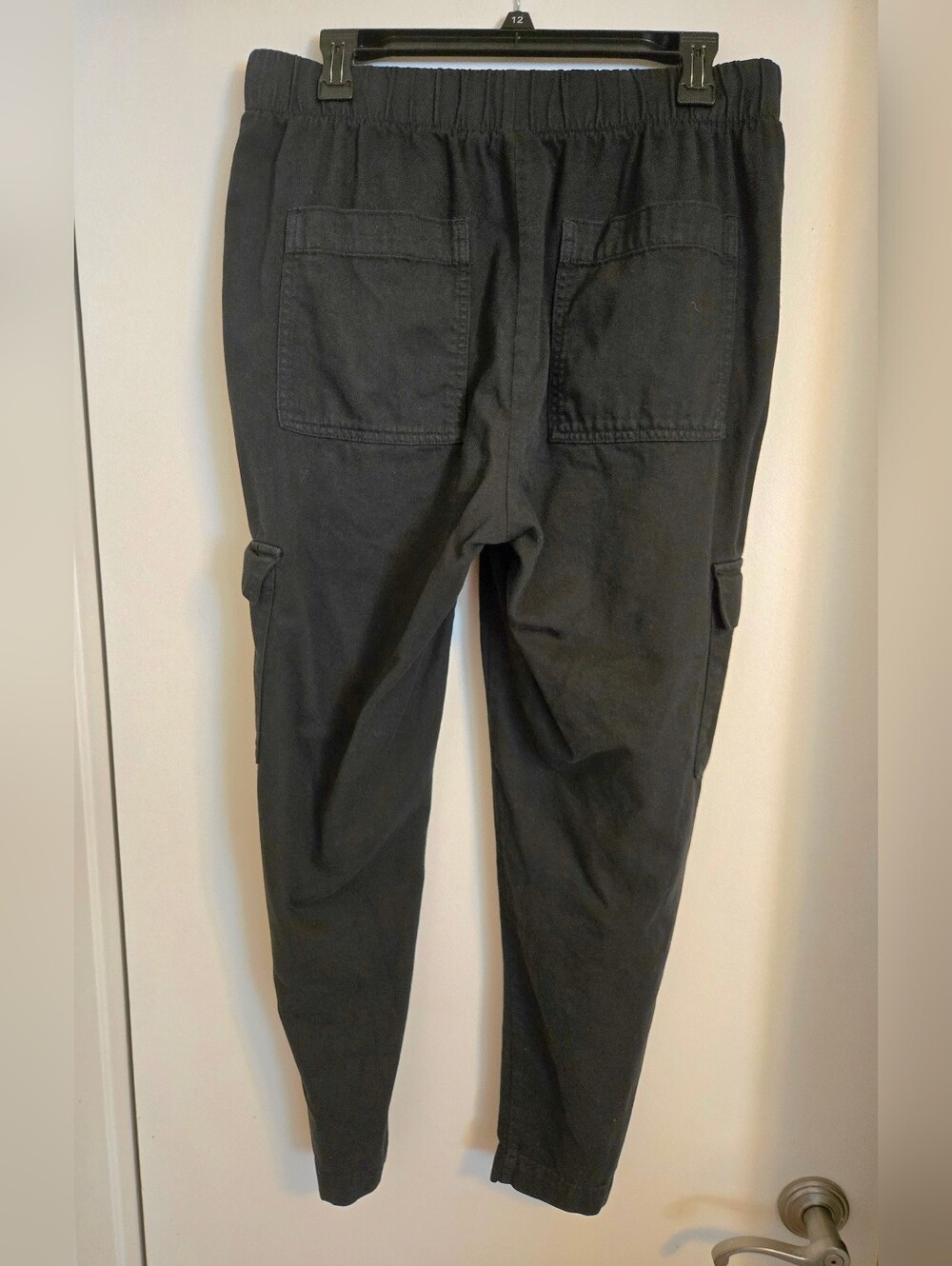 GAP Women's Twill Cargo Pants in Black - Picture 3 of 6